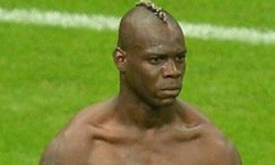 "Ben kızlarla futbol oynamam"