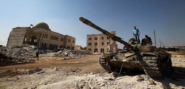 Esed güçleri hayalet şehre çevirdi!