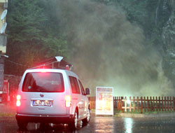 Rize'de şelale böyle taştı