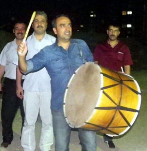 Vekil Ramazan Davulcusu oldu