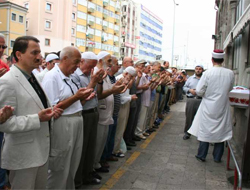 Trabzonlu gazetecinin anne acısı