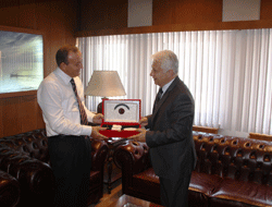 Rektör Özen'e Vali Kızılcık'tan veda