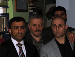 ''Halkın arasından ayrılmayız''