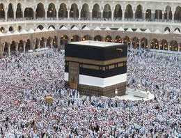 Kabe'de eller Suriye için açıldı