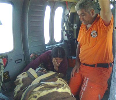 Ayı muhtarı yaraladı!