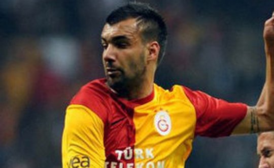 Engin hakeme saldırdı!