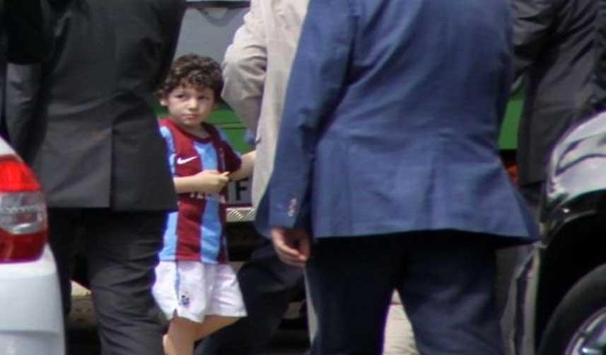 Başbakan'ın elinden tutan Trabzonsporlu Kim?