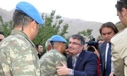 Bakana Hakkari'de çirkin saldırı