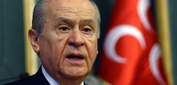 Türkeş'in mezarını ziyaret etti