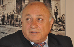 Bir ömrü yazan aydın