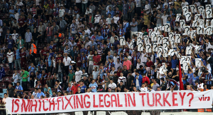 TS taraftarı UEFA'ya tepkili