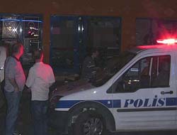 PKK'lılara sarıldı işyeri tahrip edildi