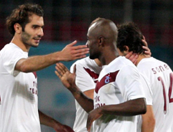 Trabzon Soner'e kol kanat gerdi