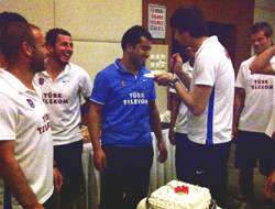 TS'li Dursun Işık'a kutlama