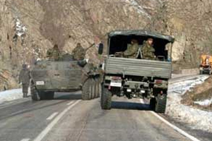 Polis aracına hain saldırı