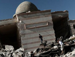 Esed Cuma cemaatini bombaladı