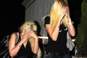 Fatih'te fuhuş baskını 13 gözaltı