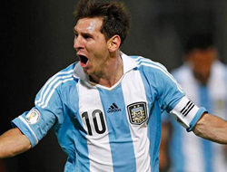 Messi'den muhteşem frikik !