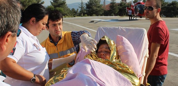 Salça kazanına düşen kadın yandı