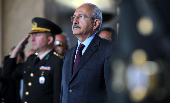 Komutanlara sormuş?