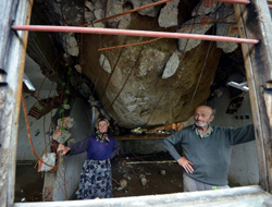 Trabzon'da evin üstünde 200 ton