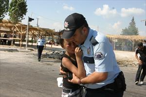 Biber gazına sopalı direnme