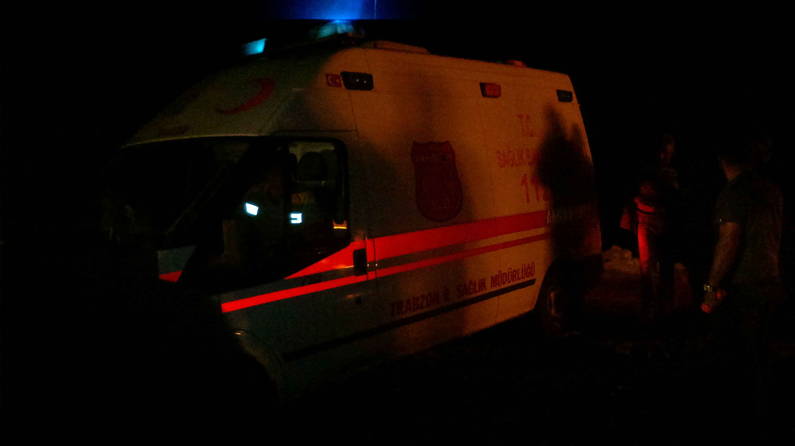 Trabzon'da iş makinelerini yaktılar