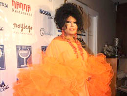 Azeri televizyoncuyu böyle azarladı