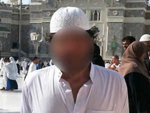 Ünlü şarkıcı Umre'ye gitmiş