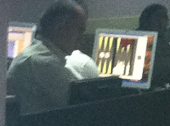 Hastanedeki memur fena yakalandı!