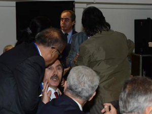 Kurtulmuş veda etti kongrede kavga çıktı