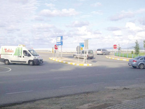 Yine o kavşak yine kaza !