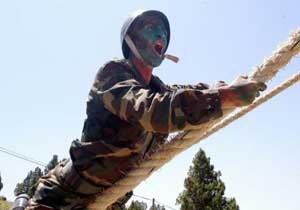 Komandoluk için kuyruk oluştu