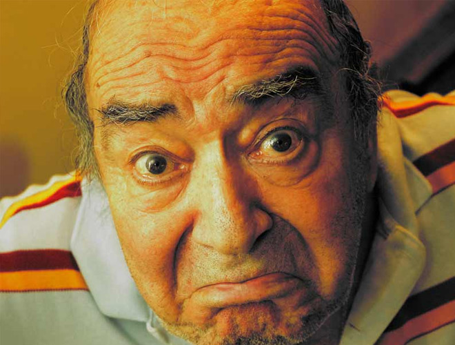 Ünlü tiyatrocu halen yoğun bakımda