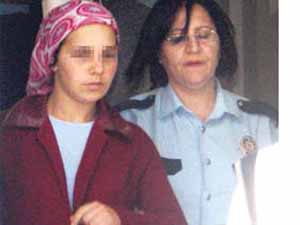 Eve oryantal getiren kocasını öldürdü