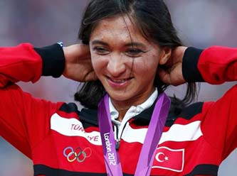 Gamze Bulut üniversiteli oldu