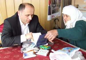 AKP'den yaşlılara büyük ilgi