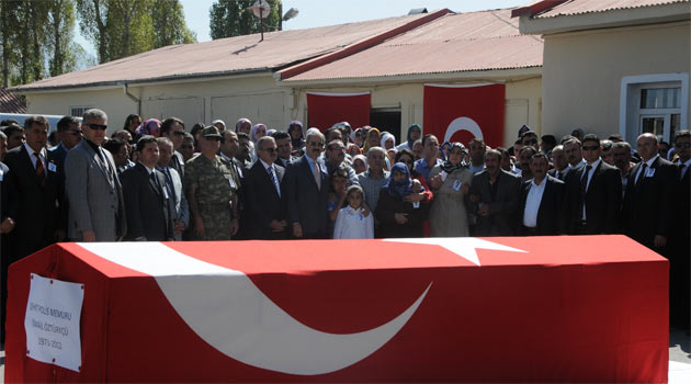 Şehit abisi 'bende kürdüm'