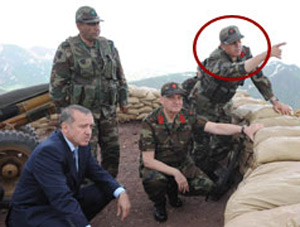 Komutanların gözü 'YAŞ'lı!