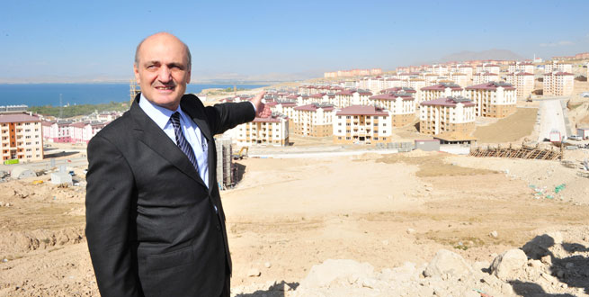 Trabzonlu Bakanın hizmet sevdası