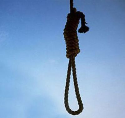 Trabzon'da bir kişi kendini astı !