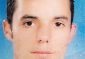 Ölü numarası yaptı ve kurtuldu