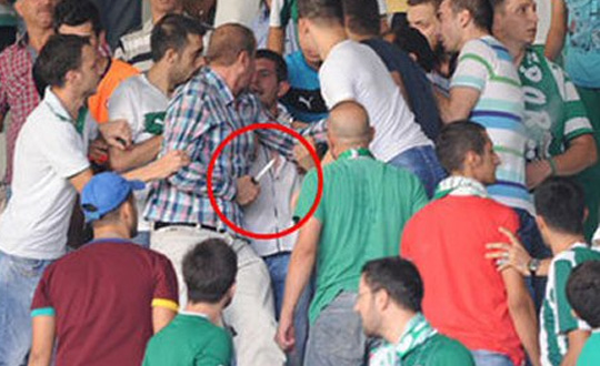 Bıçaklanarak öldürüldü !