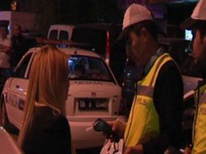 Alkollü arkadaşına yardım için geldi ama...