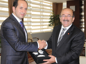 Artvin Valisi Başkan'ı ziyaret etti