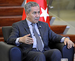 Arınç: Türkçe dünya dili oldu