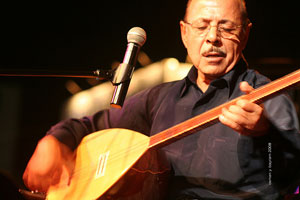 Neşet Ertaş'ın evine hırsız girdi