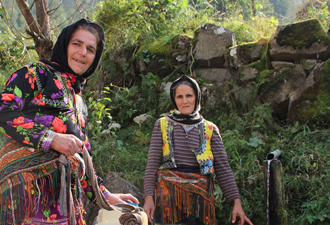 Giresun'da köylüler su çilesi çekiyor