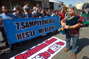 Trabzonspor taraftarı isyan etti !