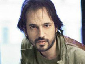 Ünlü oyuncu peştamalci oldu!